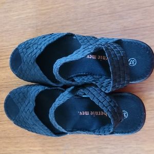 Bernie Mev Black Sandals